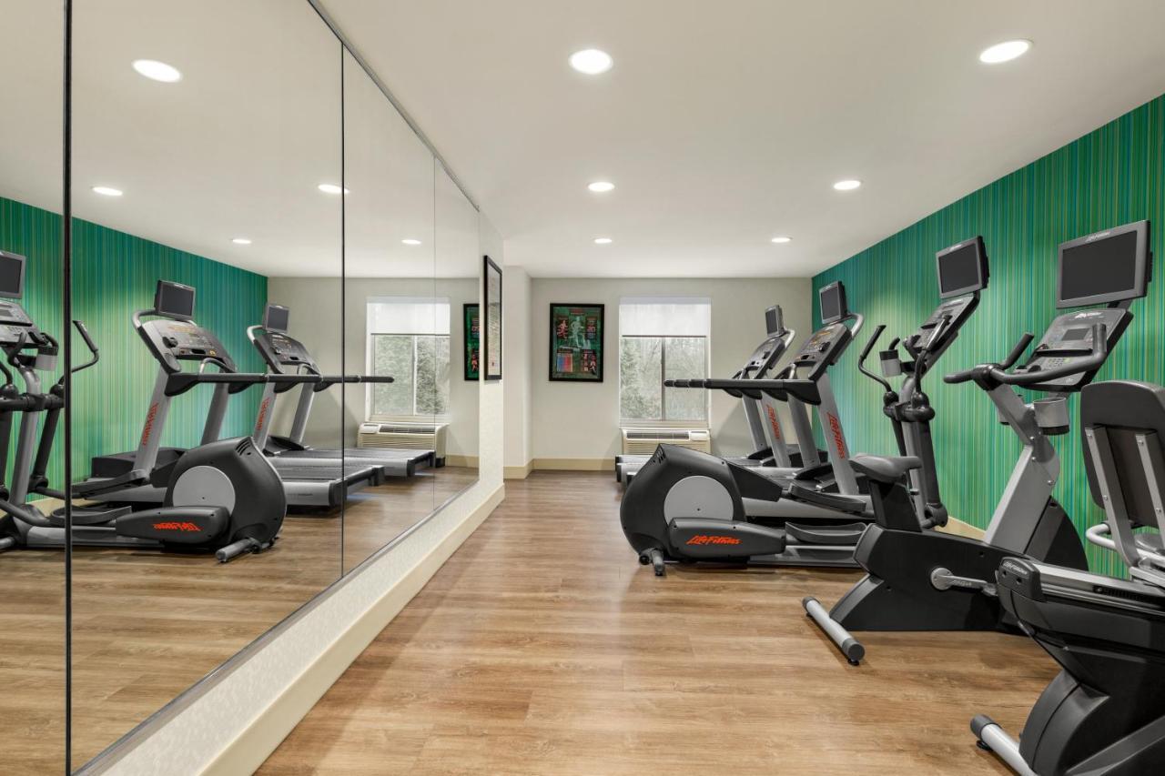 Holiday Inn Express & Suites Philadelphia - Mt Laurel By Ihg Маунт Лорел Екстериор снимка