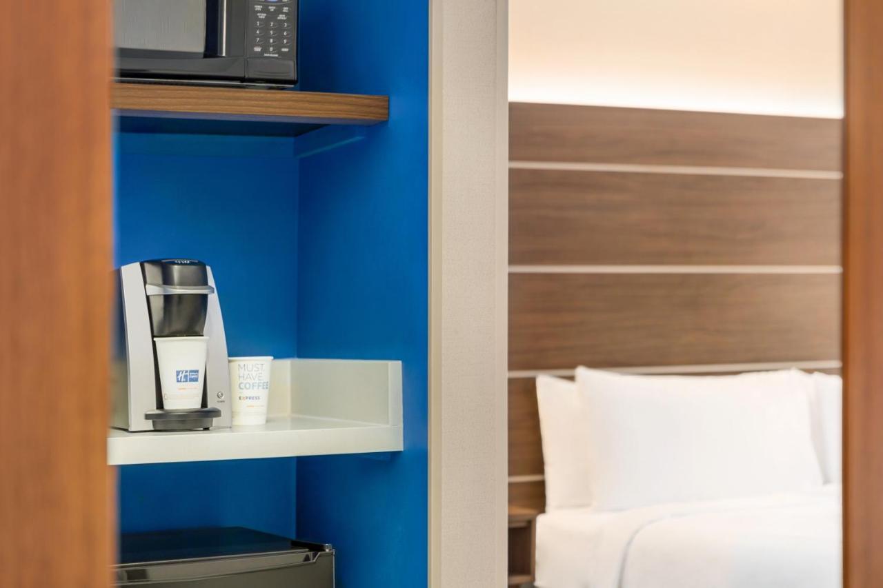Holiday Inn Express & Suites Philadelphia - Mt Laurel By Ihg Маунт Лорел Екстериор снимка