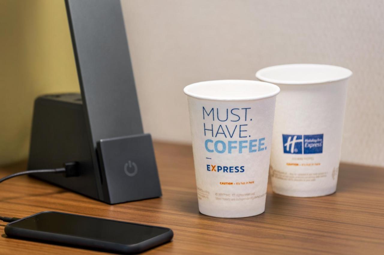 Holiday Inn Express & Suites Philadelphia - Mt Laurel By Ihg Маунт Лорел Екстериор снимка