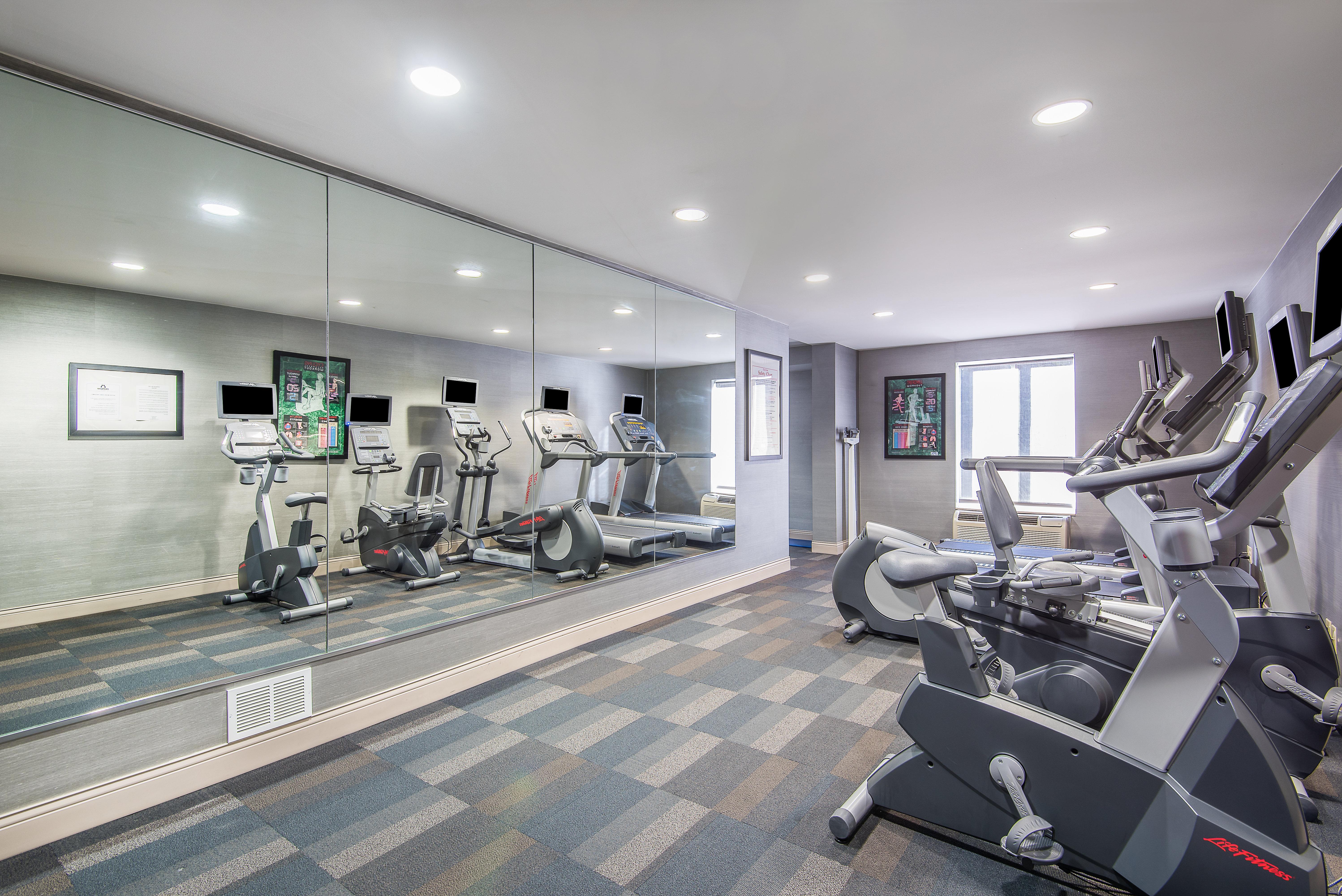 Holiday Inn Express & Suites Philadelphia - Mt Laurel By Ihg Маунт Лорел Екстериор снимка